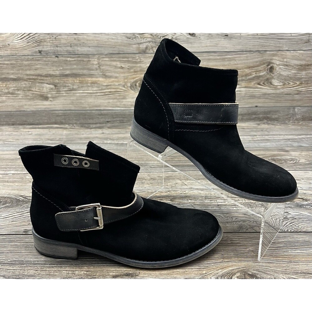 Cordani Ankle‎ Boots Women's US 8.5 EU 39 Back Suede Buckle Accent Slip-On